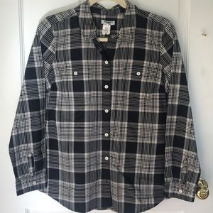 Old Navy black/white plaid button down shirt SMALL
